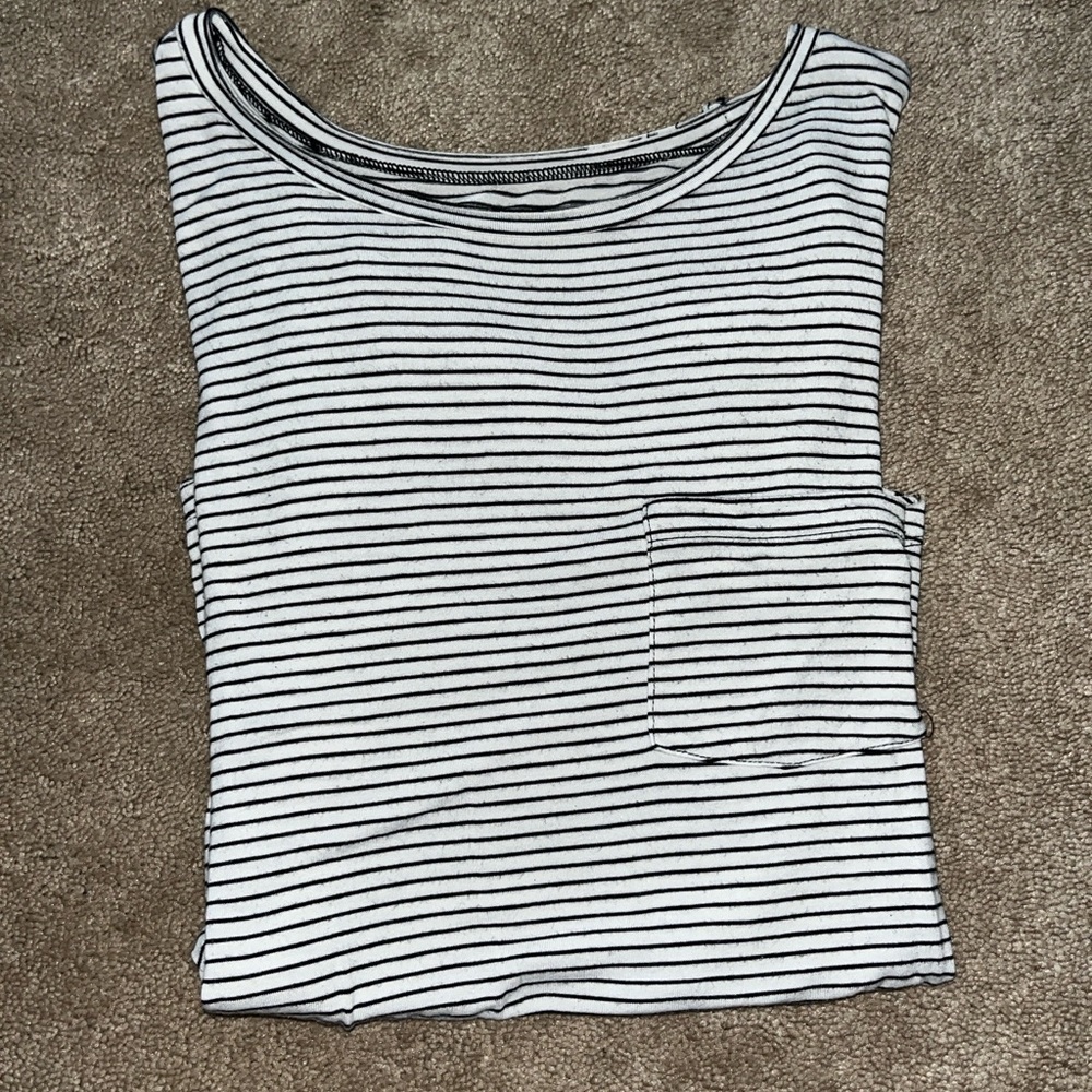 American Eagle Outfitters Black and White Striped Tee Shirt